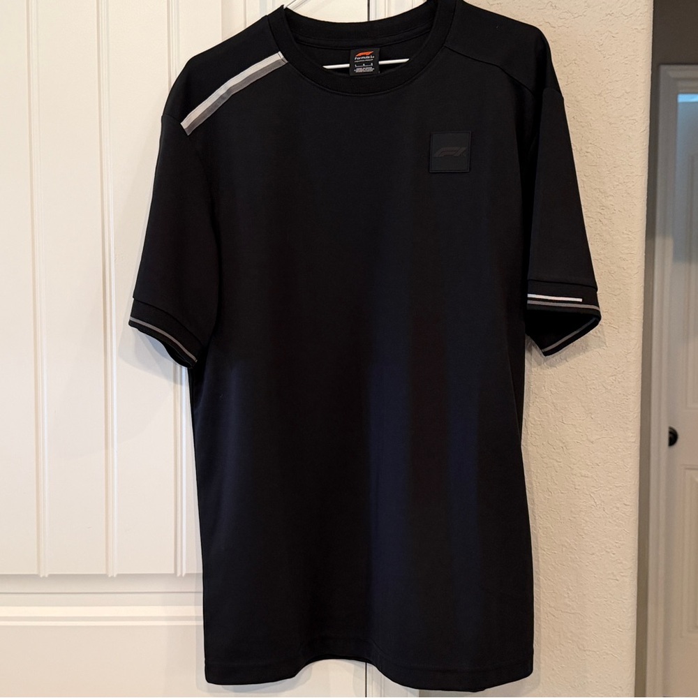 Formula 1 F1 Black with Gray Accents Men's Shirt, Size Large